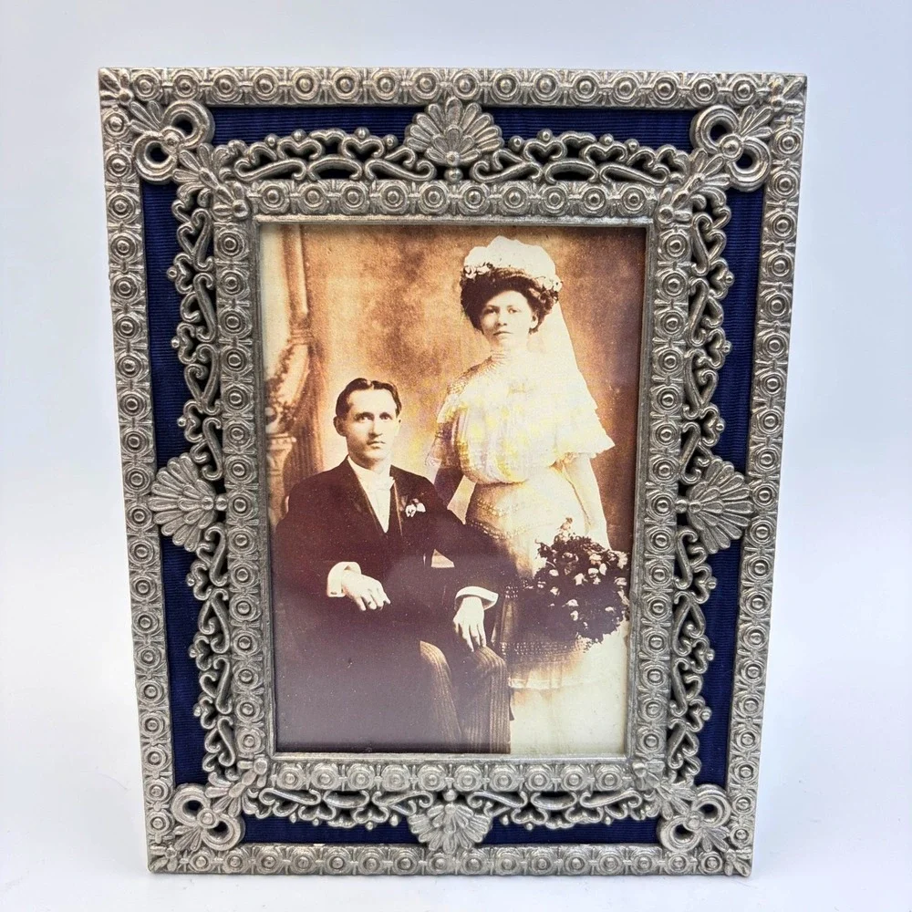 The Weston Gallery Silver Filigree Navy Blue Fabric Ornate 4x6‎ Picture Frame